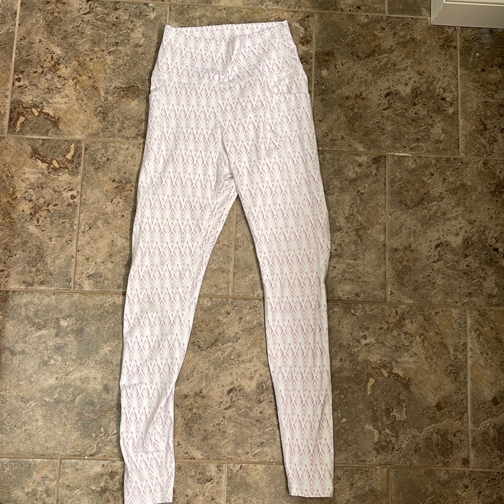 These leggings are brand new and have never been worn.